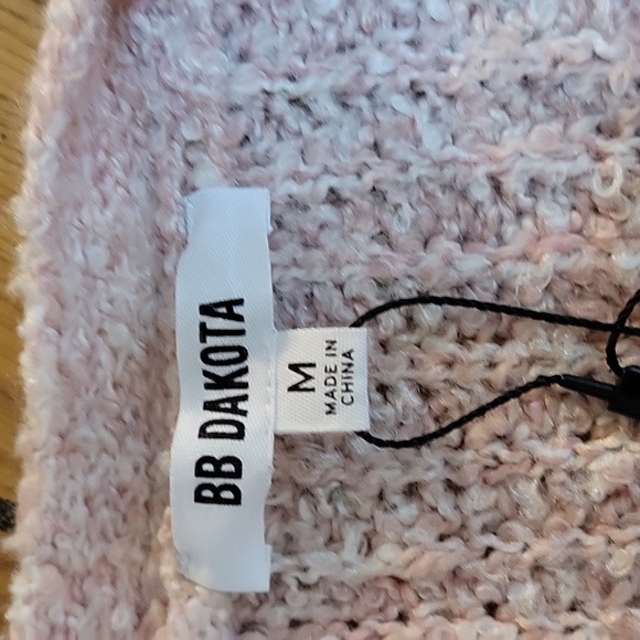 Gorgeous BB Dakota sweater size M - Picture 2 of 3